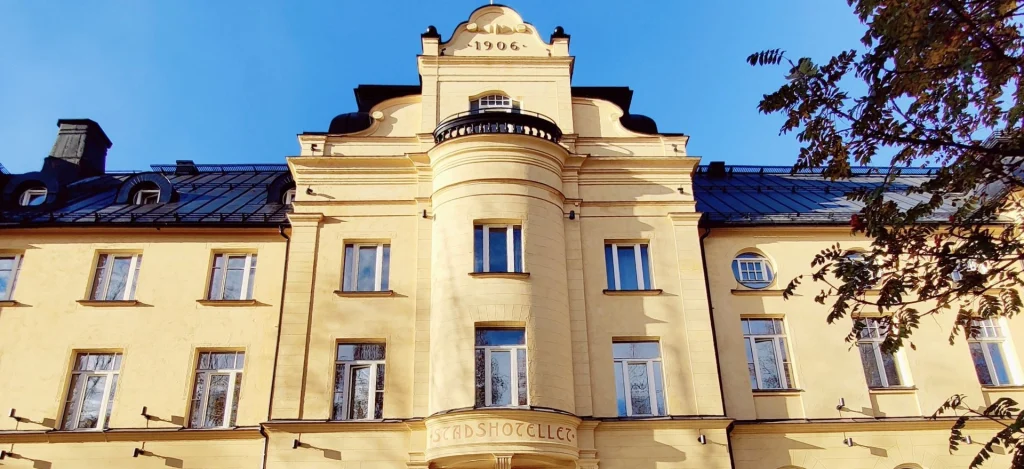 photography of the hotel facade